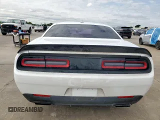 2017 Dodge Challenger R/T Plus с VIN 2C3CDZBTXHH616944, выставлен на аукционе Copart как лот 58760925 с пробегом Не указан миль и Списание • Salvage title. История ставок и продаж доступна на DreamBid. Изображение 6.