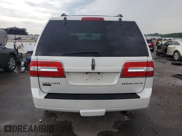 2014 Lincoln Navigator z VIN 5LMJJ2J51EEL08112, wystawiony jako Copart lot #54723164 z przebiegiem 135 575 mil mil oraz Szkoda całkowita • Salvage title. Historia ofert i sprzedaży dostępna na DreamBid. Obrazek 6.