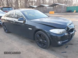 2013 BMW 5 Series 528i xDrive with VIN WBAXH5C58DD107515, listed as a IAAI auction lot 41673214 with 115,726 mi miles. Bid and sale history available at carsss.com. Image 1.