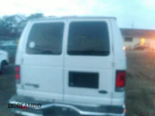 2013 Ford Econoline Cargo Commercial z VIN 1FTSS3EL1DDB17608, wystawiony jako IAAI lot #38123043 z przebiegiem Nie podano mil oraz . Historia ofert i sprzedaży dostępna na DreamBid. Obrazek 15.