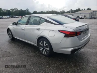2021 Nissan Altima SV with VIN 1N4BL4DV4MN370900, listed as a Copart auction lot 61149325 with 71,427 mi miles and Salvage title. Bid and sale history available at DreamBid. Image 2.