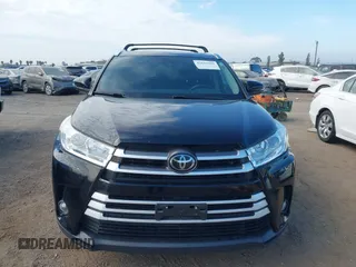 2019 Toyota Highlander SE with VIN 5TDKZRFH9KS332308, listed as a IAAI auction lot 42659392 with 68,333 mi miles and . Bid and sale history available at DreamBid. Image 12.