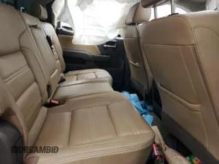 2017 GMC Sierra 2500HD Denali z VIN 1GT12UEY0HF216704, wystawiony jako Copart lot #56409765 z przebiegiem 111 525 mil mil oraz Szkoda całkowita • Salvage title. Historia ofert i sprzedaży dostępna na DreamBid. Obrazek 10.