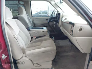 2004 Chevrolet Suburban LT with VIN 3GNEC16T24G299603, listed as a IAAI auction lot 42539177 with 270,744 mi miles and . Bid and sale history available at DreamBid. Image 5.