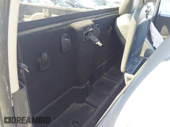 2017 Ram 1500 Tradesman z VIN 3C6JR6DT5HG548561, wystawiony jako IAAI lot #41630666 z przebiegiem 106 326 mil mil oraz . Historia ofert i sprzedaży dostępna na DreamBid. Obrazek 8.