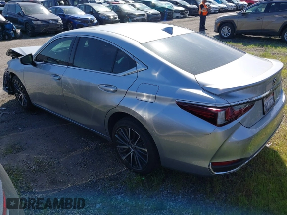 2023 Lexus ES with VIN 58ADA1C15PU029154, listed as a IAAI auction lot 41232311 with 15,900 mi miles. Bid and sale history available at carsss.com. Image 3.
