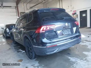 2022 Volkswagen Tiguan SE with VIN 3VV2B7AX1NM112240, listed as a IAAI auction lot 41363279 with 208,771 mi miles. Bid and sale history available at carsss.com. Image 3.