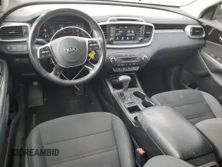 2019 Kia Sorento LX with VIN 5XYPG4A31KG572525, listed as a Copart auction lot 49711215 with 93,542 mi miles and Salvage Title. Bid and sale history available at DreamBid. Image 8.