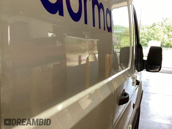 2018 Ford Transit with VIN 1FTBW2ZM8JKA77066, listed as a IAAI auction lot 42642396 with 215,234 mi miles and . Bid and sale history available at DreamBid. Image 12.