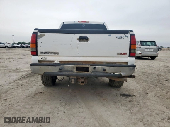 2006 GMC Sierra 1500 SLE1 z VIN 2GTEC13T561146383, wystawiony jako Copart lot #59738675 z przebiegiem 268 109 mil mil oraz Czysty tytuł • Clean title. Historia ofert i sprzedaży dostępna na DreamBid. Obrazek 6.