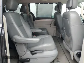 2013 Volkswagen Routan SE z VIN 2C4RVABGXDR724928, wystawiony jako Copart lot #54795185 z przebiegiem 147 652 mil mil oraz Szkoda całkowita • Salvage title. Historia ofert i sprzedaży dostępna na DreamBid. Obrazek 11.