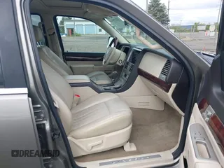 2003 Lincoln Aviator Premium z VIN 5LMEU78H93ZJ29120, wystawiony jako IAAI lot #42239414 z przebiegiem 196 479 mil mil oraz . Historia ofert i sprzedaży dostępna na DreamBid. Obrazek 5.