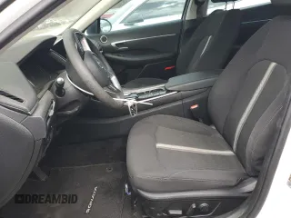 2023 Hyundai Sonata SEL z VIN KMHL64JA8PA294399, wystawiony jako Copart lot #46421685 z przebiegiem 34 988 mil mil oraz Szkoda całkowita • Salvage title. Historia ofert i sprzedaży dostępna na DreamBid. Obrazek 7.