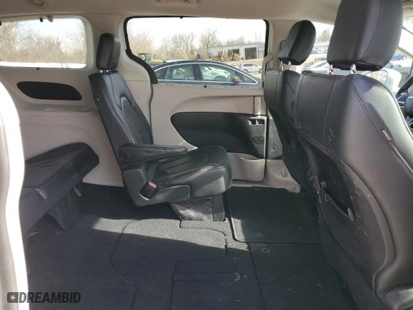 2018 Chrysler Pacifica Touring L with VIN 2C4RC1BG4JR211577, listed as a Copart auction lot 49808885 with 123,246 mi miles and Salvage Title. Bid and sale history available at carsss.com. Image 11.