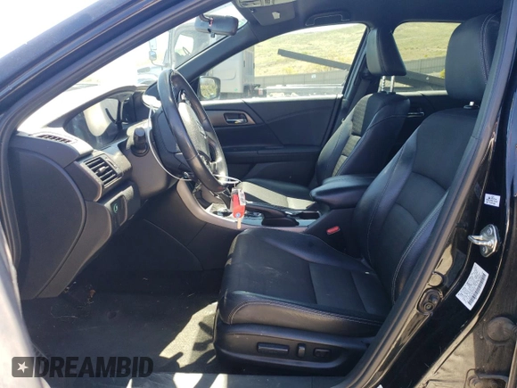 2016 Honda Accord Sport z VIN 1HGCR2F59GA175838, wystawiony jako Copart lot #56034815 z przebiegiem 117 125 mil mil oraz Szkoda całkowita • Salvage title. Historia ofert i sprzedaży dostępna na DreamBid. Obrazek 7.
