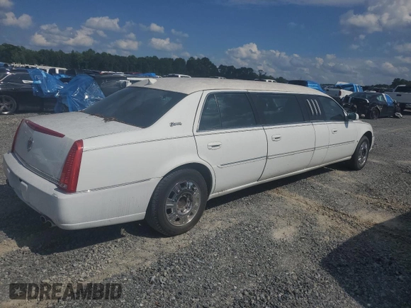 2009 Cadillac DTS Professional Limousine z VIN 1GEEK90Y09U550239, wystawiony jako Copart lot #56123134 z przebiegiem Nie podano mil oraz Szkoda całkowita • Salvage title. Historia ofert i sprzedaży dostępna na DreamBid. Obrazek 3.