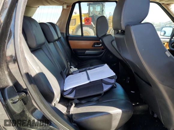 2006 Land Rover Range Rover Sport HSE z VIN SALSF25446A974185, wystawiony jako Copart lot #47285385 z przebiegiem 178 600 mil mil oraz Szkoda całkowita • Salvage title. Historia ofert i sprzedaży dostępna na DreamBid. Obrazek 12.