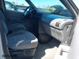 2003 Chevrolet Venture w/Y3G Mobility Pkg with VIN 1GNDX03E83D270912, listed as a IAAI auction lot 41764542 with 216,229 mi miles. Bid and sale history available at carsss.com. Image 5.