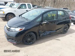 2020 Honda Fit Sport z VIN 3HGGK5H62LM725374, wystawiony jako IAAI lot #41858418 z przebiegiem 101 126 mil mil oraz . Historia ofert i sprzedaży dostępna na DreamBid. Obrazek 2.
