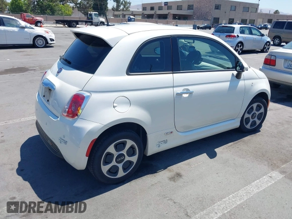 2015 FIAT 500e z VIN 3C3CFFGE4FT689671, wystawiony jako IAAI lot #42750121 z przebiegiem 62 306 mil mil oraz . Historia ofert i sprzedaży dostępna na DreamBid. Obrazek 4.