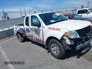 2017 Nissan Frontier S z VIN 1N6BD0CT4HN733361, wystawiony jako IAAI lot #40493728 z przebiegiem 163 208 mil mil oraz . Historia ofert i sprzedaży dostępna na DreamBid. Obrazek 1.