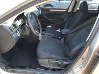 2013 Volkswagen Passat S z VIN 1VWAP7A31DC061392, wystawiony jako Copart lot #60318015 z przebiegiem 102 563 mil mil oraz Szkoda całkowita • Salvage title. Historia ofert i sprzedaży dostępna na DreamBid. Obrazek 7.