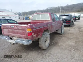 1990 Toyota Pickup SR5 z VIN JT4VN13G8L5037875, wystawiony jako IAAI lot #41986781 z przebiegiem 321 404 mil mil oraz . Historia ofert i sprzedaży dostępna na DreamBid. Obrazek 4.