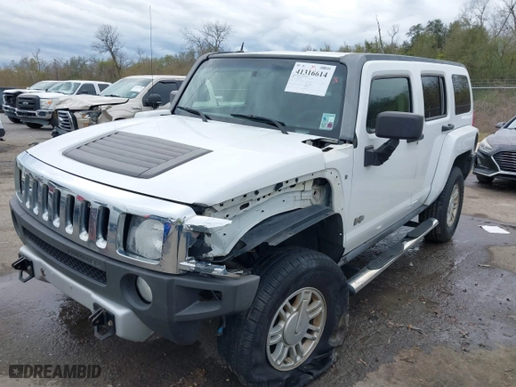 2008 Hummer H3 SUV with VIN 5GTEN13E188185413, listed as a IAAI auction lot 41316614 with 226,066 mi miles. Bid and sale history available at carsss.com. Image 17.