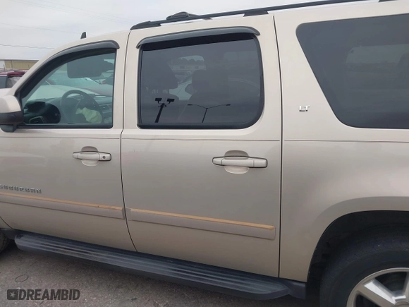 2007 Chevrolet Suburban LT with VIN 3GNFC16J77G130510, listed as a IAAI auction lot 41378042 with 152,459 mi miles. Bid and sale history available at carsss.com. Image 14.