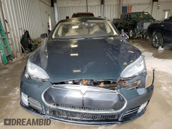 2013 Tesla Model S with VIN 5YJSA1DN1DFP12218, listed as a Copart auction lot 54717725 with Not Provided miles and Non Repairable. Bid and sale history available at carsss.com. Image 5.