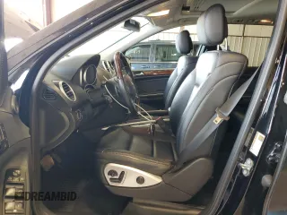 2011 Mercedes-Benz M 350 z VIN 4JGBB8GB4BA634476, wystawiony jako Copart lot #55727835 z przebiegiem 173 516 mil mil oraz Szkoda całkowita • Salvage title. Historia ofert i sprzedaży dostępna na DreamBid. Obrazek 7.