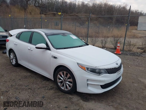 2016 Kia Optima EX with VIN 5XXGU4L31GG027250, listed as a IAAI auction lot 41881343 with 135,635 mi miles. Bid and sale history available at carsss.com. Image 1.