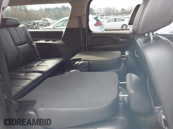 2008 GMC Yukon XL SLT 4SB with VIN 1GKFC16028J198380, listed as a IAAI auction lot 41269100 with 236,999 mi miles and . Bid and sale history available at carsss.com. Image 8.