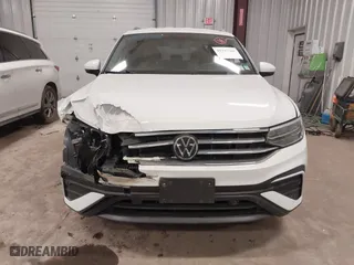 2022 Volkswagen Tiguan SE with VIN 3VV2B7AX0NM037109, listed as a IAAI auction lot 41727503 with 37,637 mi miles. Bid and sale history available at carsss.com. Image 12.