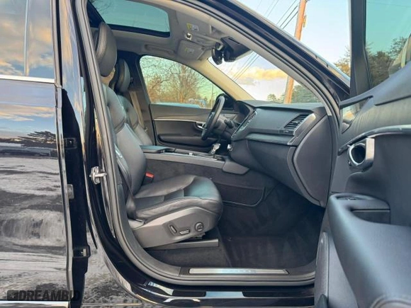 2020 Volvo XC90 Momentum with VIN YV4A22PK7L1550227, listed as a Copart auction lot 47234355 with NaN miles and Clean Title. Bid and sale history available at carsss.com. Image 5.