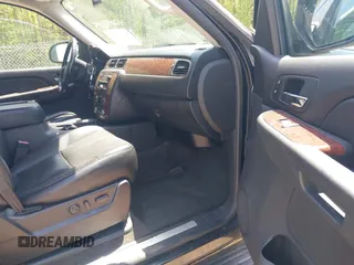 2007 Chevrolet Tahoe LS with VIN 1GNFC13J97R289128, listed as a IAAI auction lot 42071545 with 207,971 mi miles and . Bid and sale history available at DreamBid. Image 5.