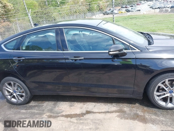 2019 Ford Fusion SEL with VIN 3FA6P0CD5KR182520, listed as a IAAI auction lot 42014190 with 107,028 mi miles and . Bid and sale history available at carsss.com. Image 13.