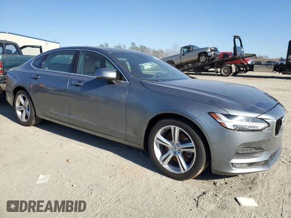 2018 Volvo S90 Momentum with VIN LVY102AK5JP049700, listed as a Copart auction lot 41917964 with 53,120 mi miles. Bid and sale history available at carsss.com. Image 4.