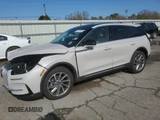 2024 Lincoln Corsair Premiere z VIN 5LMCJ1CA5RUL21471, wystawiony jako Copart lot #42431505 z przebiegiem 6 424 mil mil oraz Szkoda całkowita • Salvage title. Historia ofert i sprzedaży dostępna na DreamBid. Obrazek 1.