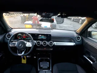 2022 Mercedes-Benz EQB 300 z VIN W1N9M0KB6NN011663, wystawiony jako Copart lot #36179463 z przebiegiem 383 mil mil oraz . Historia ofert i sprzedaży dostępna na DreamBid. Obrazek 8.