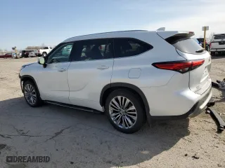 2022 Toyota Highlander Platinum with VIN 5TDFZRBH0NS207760, listed as a Copart auction lot 51809085 with 45,878 mi miles and Salvage Title. Bid and sale history available at carsss.com. Image 2.