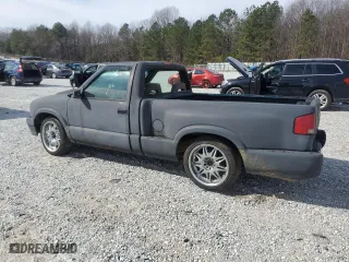 1997 GMC Sonoma SLS with VIN 1GTCS14X8VK507860, listed as a Copart auction lot 45328845 with 243,382 mi miles and Salvage Title. Bid and sale history available at carsss.com. Image 2.