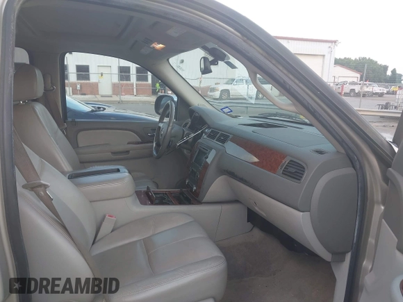 2008 Chevrolet Tahoe 3LT with VIN 1GNFC13088R271468, listed as a IAAI auction lot 42606559 with 233,659 mi miles and . Bid and sale history available at DreamBid. Image 5.