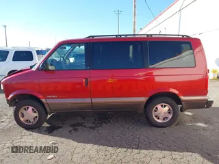 1999 Chevrolet Astro with VIN 1GNEL19W6XB104010, listed as a IAAI auction lot 41403240 with 96,904 mi miles. Bid and sale history available at carsss.com. Image 15.
