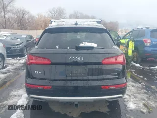 2019 Audi Q5 Premium with VIN WA1ANAFY1K2072299, listed as a IAAI auction lot 41101220 with 39,339 mi miles. Bid and sale history available at carsss.com. Image 13.