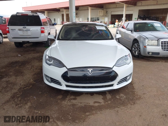2013 Tesla Model S с VIN 5YJSA1CG8DFP22036, выставлен на аукционе IAAI как лот 41886249 с пробегом 125 477 миль миль и . История ставок и продаж доступна на DreamBid. Изображение 11.
