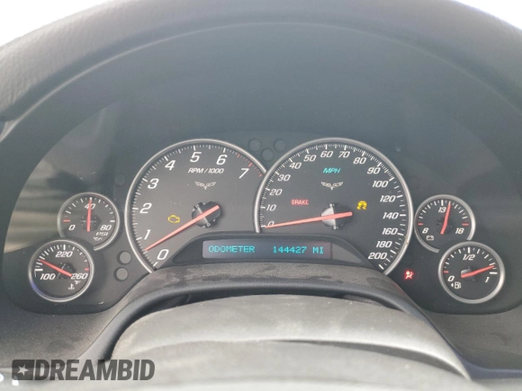 2011 Chevrolet Corvette 1LT z VIN 1G1YE2DW8B5105978, wystawiony jako Copart lot #75264194 z przebiegiem 144 427 mil mil oraz Szkoda całkowita • Salvage title. Historia ofert i sprzedaży dostępna na DreamBid. Obrazek 9.