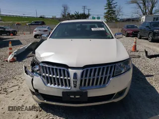 2011 Lincoln MKZ z VIN 3LNHL2GC9BR754678, wystawiony jako Copart lot #54909615 z przebiegiem 102 863 mil mil oraz Szkoda całkowita • Salvage title. Historia ofert i sprzedaży dostępna na DreamBid. Obrazek 5.