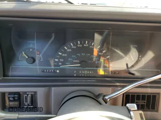 1996 Oldsmobile Cutlass Ciera 1SA VX5 z VIN 1G3AJ55M3T6365624, wystawiony jako Copart lot #47762334 z przebiegiem 142 058 mil mil oraz Szkody całkowita. Historia ofert i sprzedaży dostępna na DreamBid. Obrazek 9.