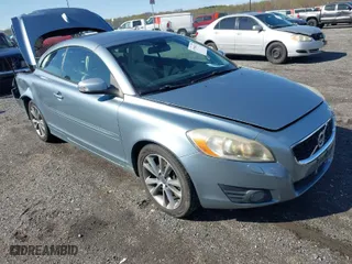 2011 Volvo C70 with VIN YV1672MC9BJ107531, listed as a IAAI auction lot 41966312 with 122,216 mi miles. Bid and sale history available at carsss.com. Image 1.